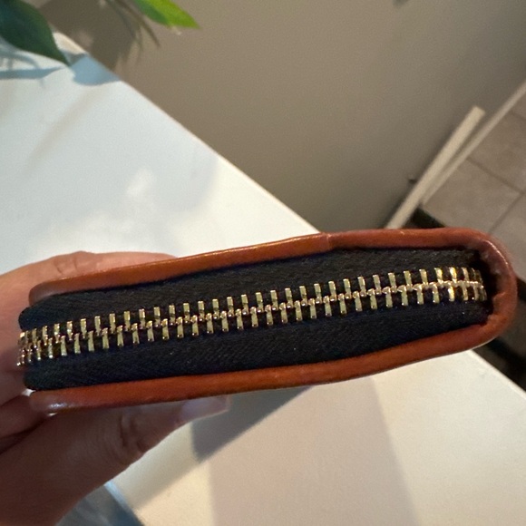 Dooney & Bourke Black Textured Wallet - Picture 2 of 11